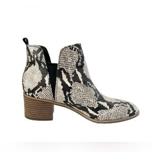 Amara Snake Print Leather Chelsea Ankle Boots Fall Western Booties (Size 10)